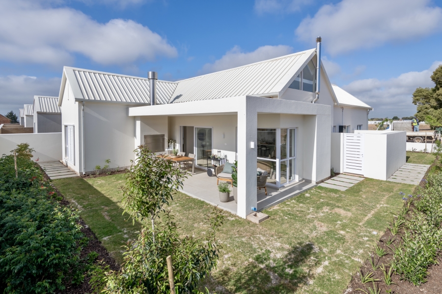 3 Bedroom Property for Sale in Kraaibosch Western Cape
